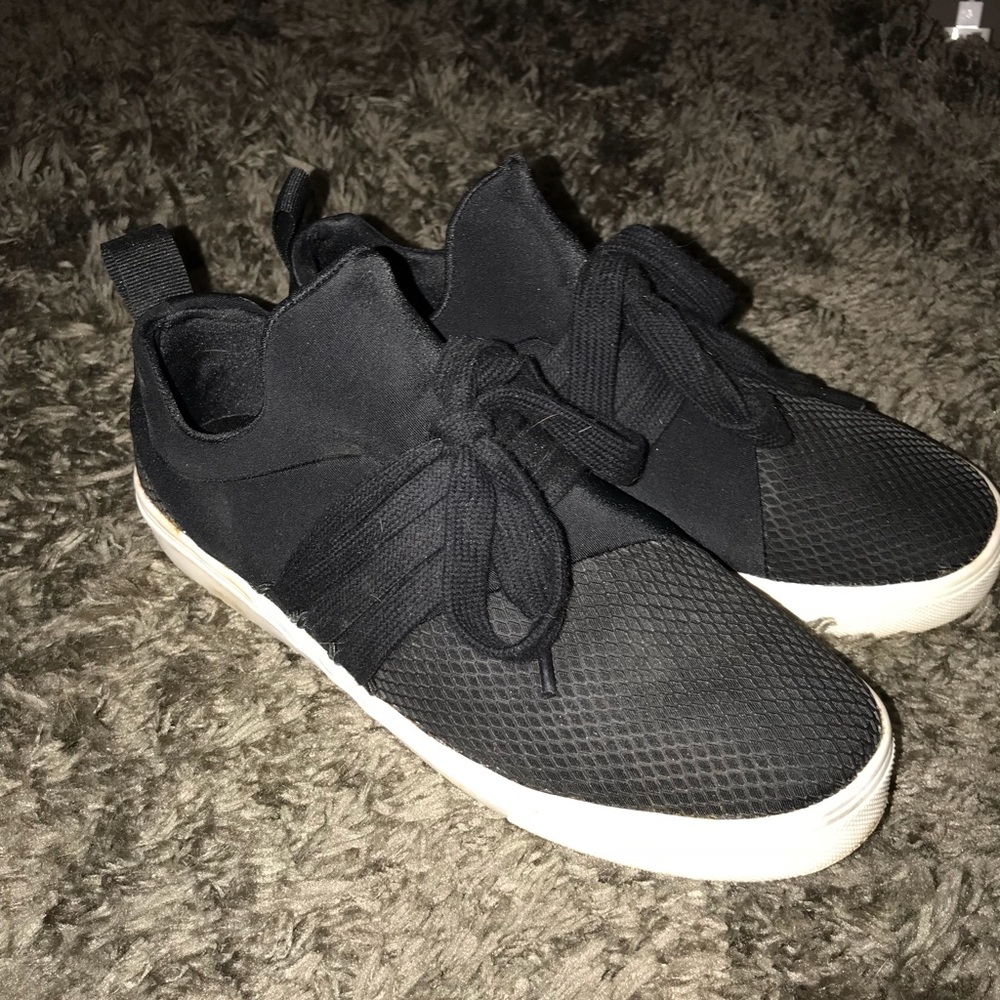 Mossimo like new size 7 shoes